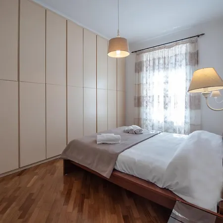 Daire Benny Gold - Elegant Right Next To The Metro