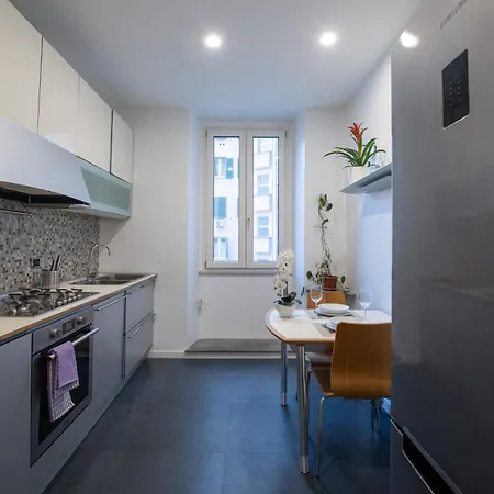 Apartment Benny Gold - Elegant Right Next To The Metro *